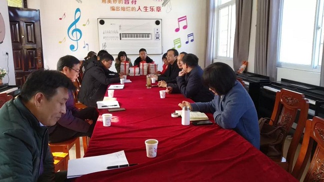 鎮平縣紀委書記李培遷看望張玉滾