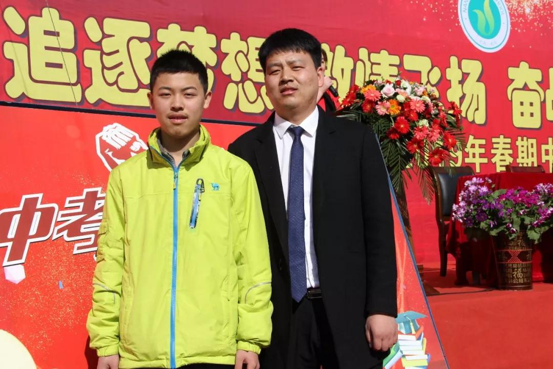 南陽市二十一學校李昶志