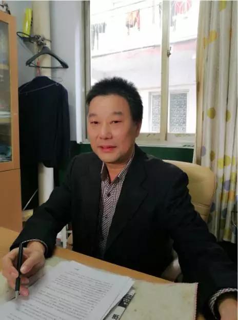 南陽榮昌小學校長