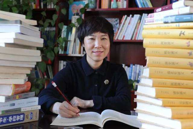 <a href='http://www.aimengyoueeeryuan.com/tags/第二完全學校/' target='_blank'><u>南陽市第二完全學校</u></a>校長趙環平