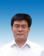 崔世范：高級教師，國家級骨干教師，省優秀班