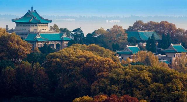 今年高考報武漢大學，分數會不會降？看大家怎么分析