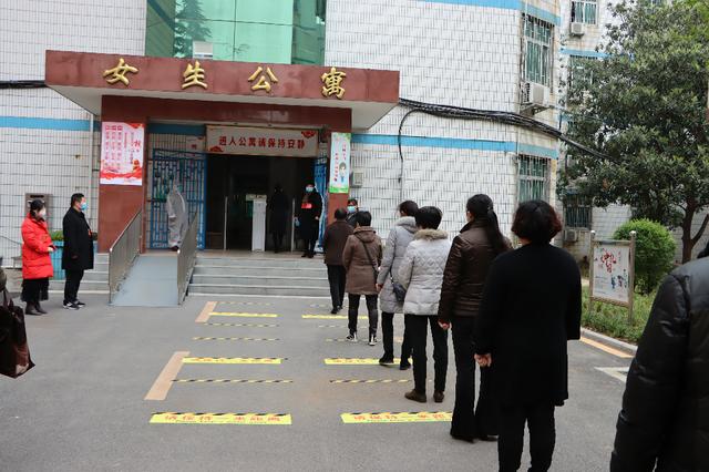 市教育局對南陽一中、南陽五中高三開學準備工作開展檢查驗收