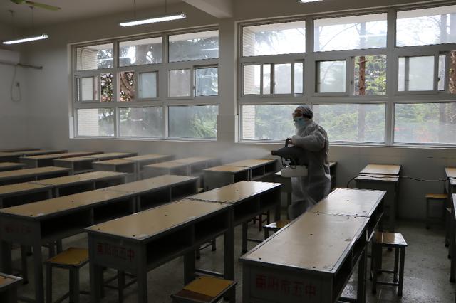 市教育局對南陽一中、南陽五中高三開學準備工作開展檢查驗收