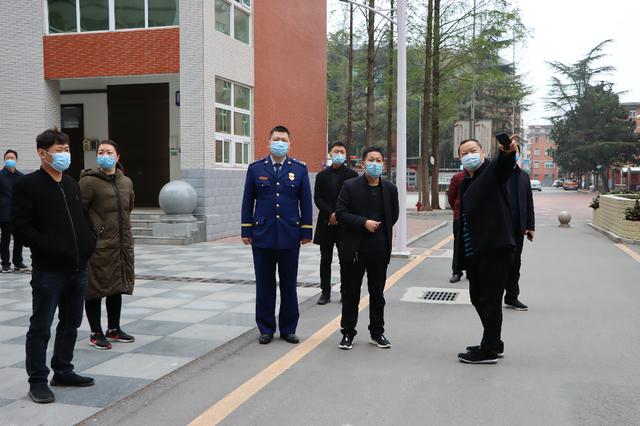 市教育局對南陽一中、南陽五中高三開學準備工作開展檢查驗收