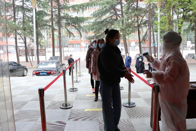 市教育局對南陽一中、南陽五中高三開學準備工作開展檢查驗收