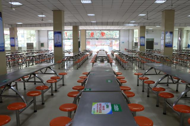 市教育局對南陽一中、南陽五中高三開學準備工作開展檢查驗收