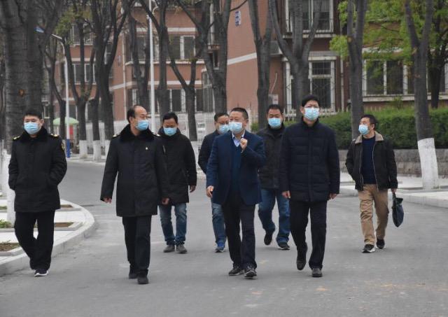 市教育局對南陽一中、南陽五中高三開學準備工作開展檢查驗收