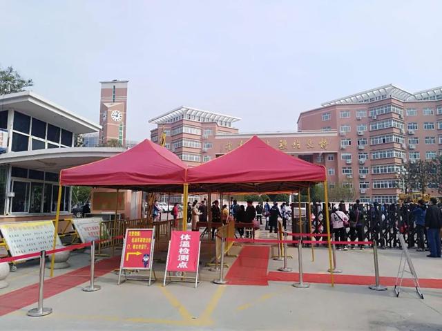 現(xiàn)場：南陽一中返校復(fù)學(xué)首日全流程：貼心、放心