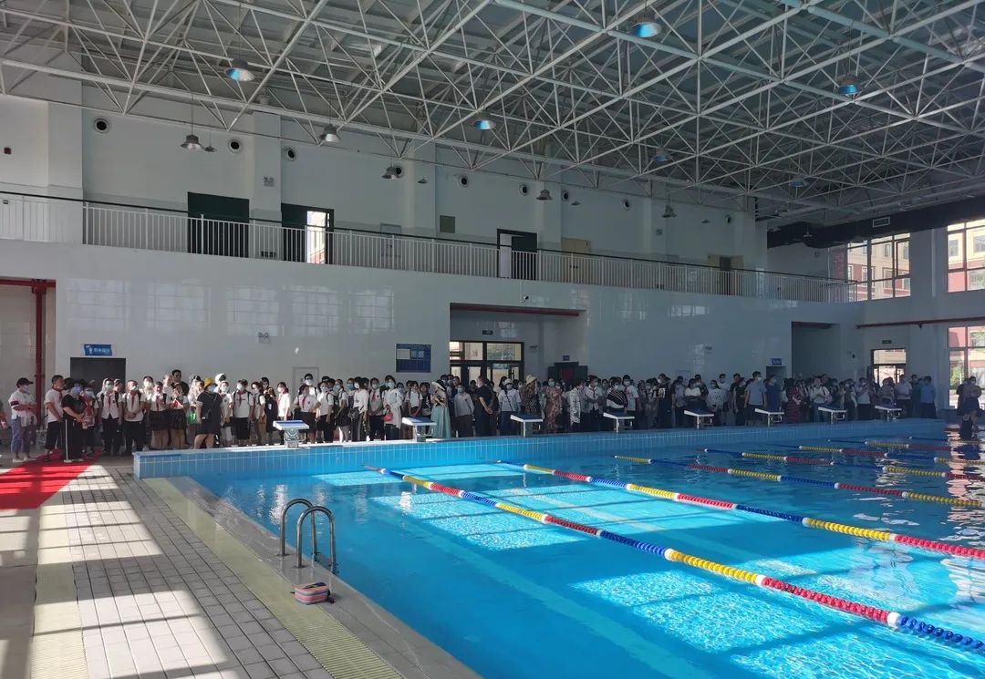 南陽市一完學校游泳館