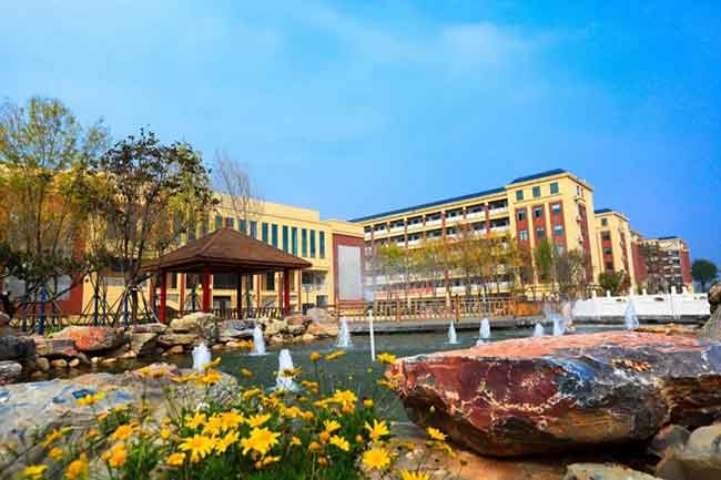 <a href='http://www.aimengyoueeeryuan.com/tags/第一完全學校/' target='_blank'><u>南陽市第一完全學校</u></a>高中